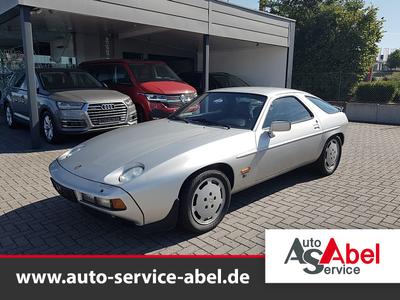 Porsche 928