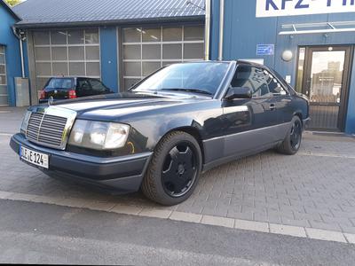 Mercedes-Benz E 230