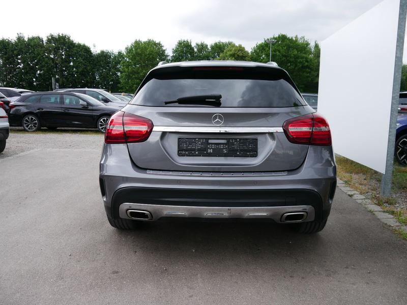 Mercedes-Benz GLA 250