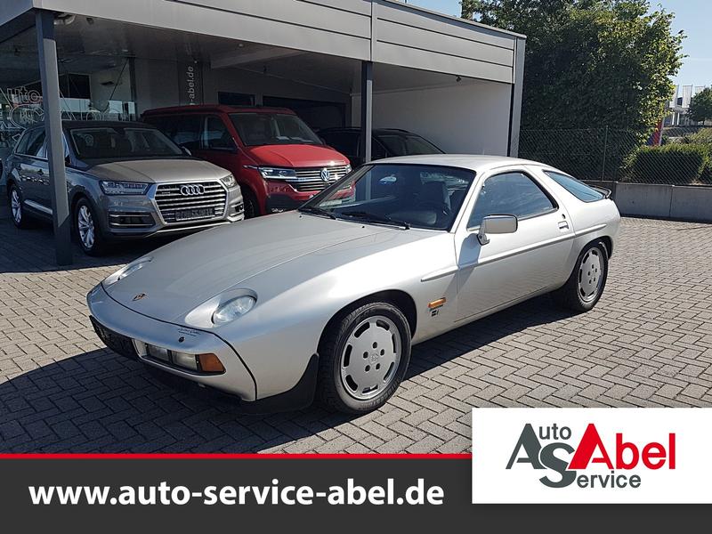 Porsche 928