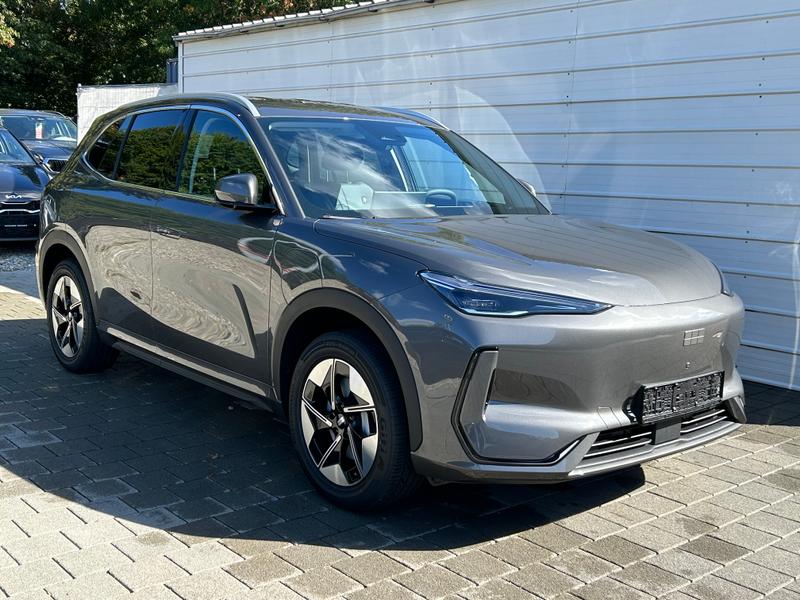 Geely E5