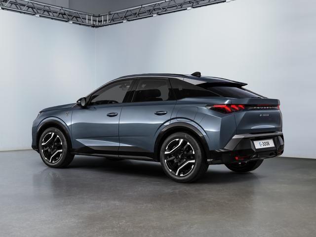 Peugeot e-3008