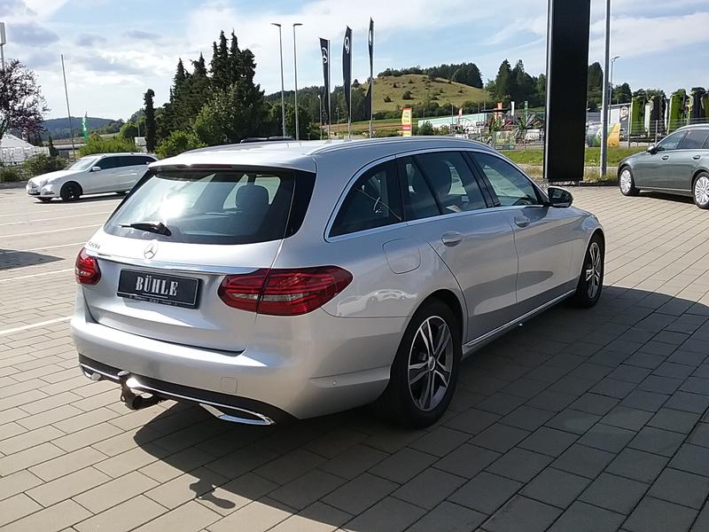 Mercedes-Benz C 220