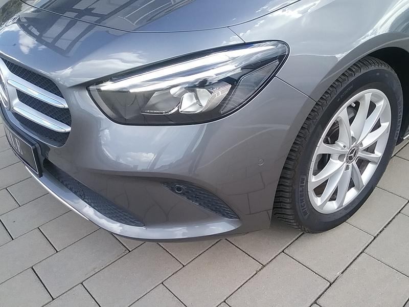 Mercedes-Benz B 200