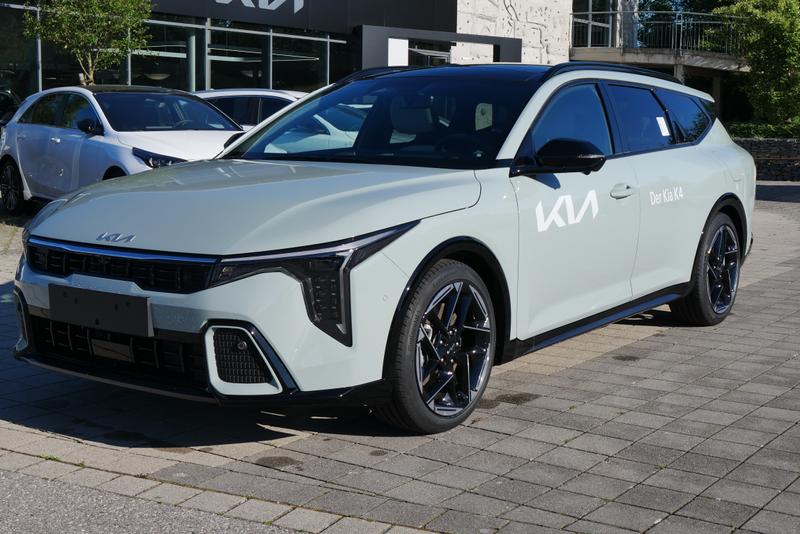 Kia K4