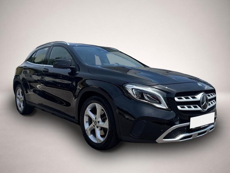 Mercedes-Benz GLA 220
