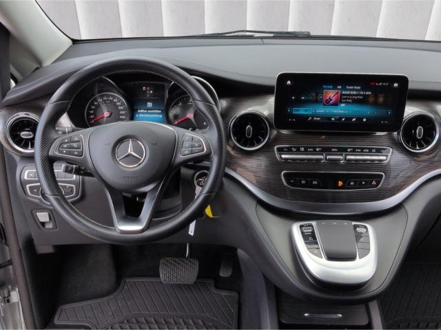 Mercedes-Benz V 220