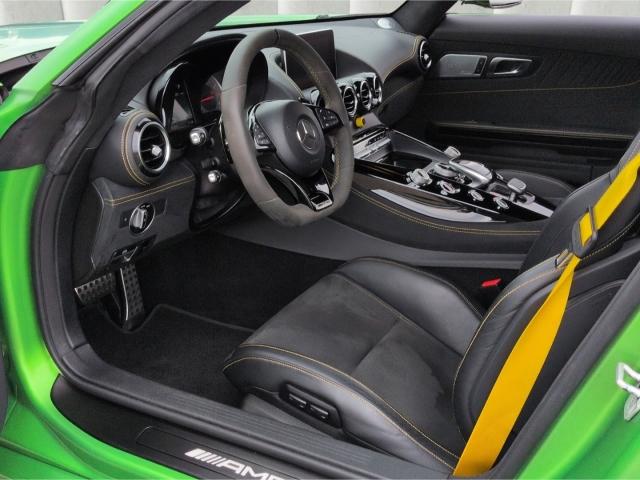 Mercedes-Benz AMG GT R