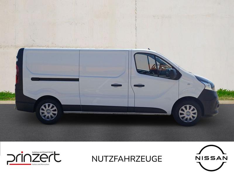 Nissan NV300