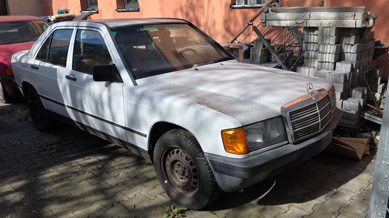 Mercedes-Benz 190