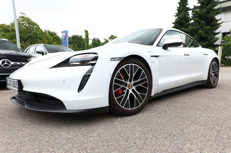 Porsche Taycan