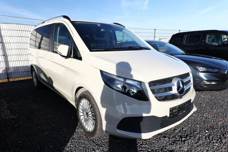 Mercedes-Benz V 220