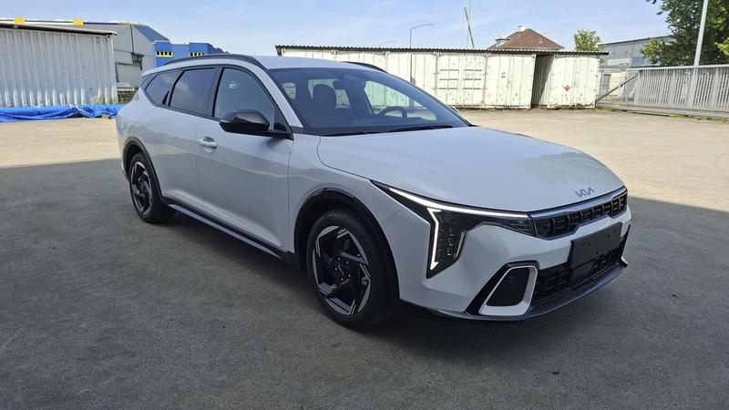 Kia K4