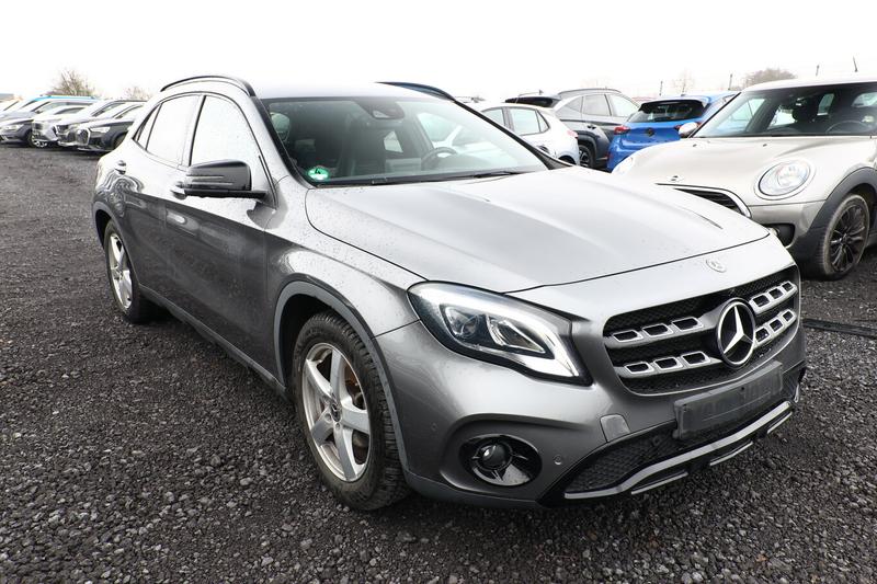 Mercedes-Benz GLA 200