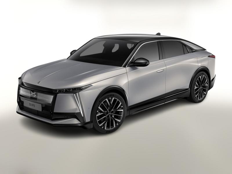 DS Automobiles N°8