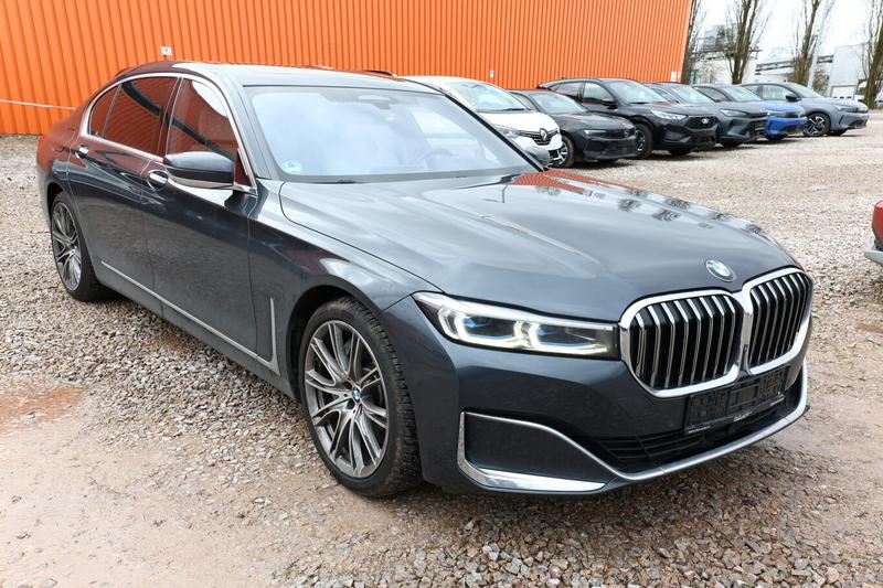 BMW 750
