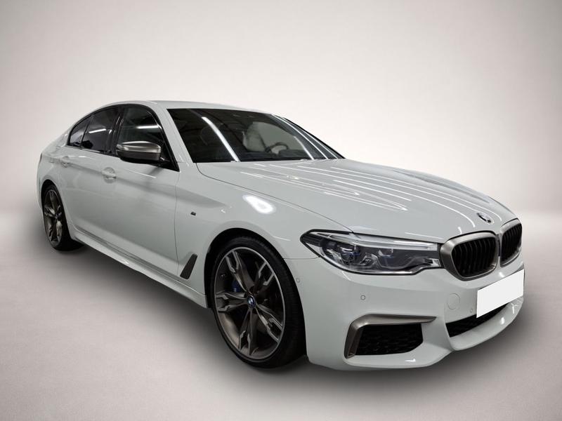 BMW M550