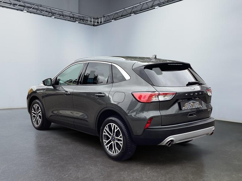 Ford Kuga · Titanium