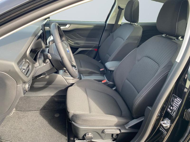 Ford Focus · Titanium Edition