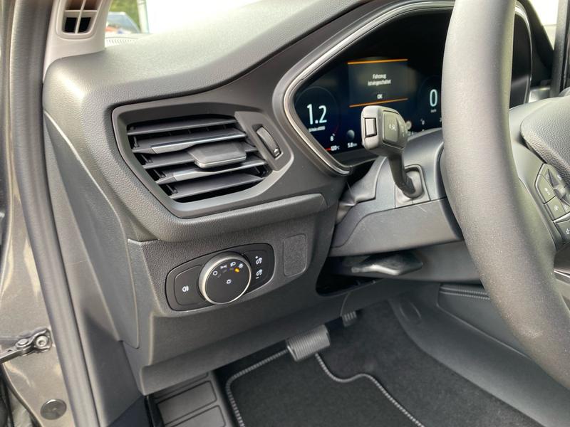 Ford Focus · Titanium X · Bild 16