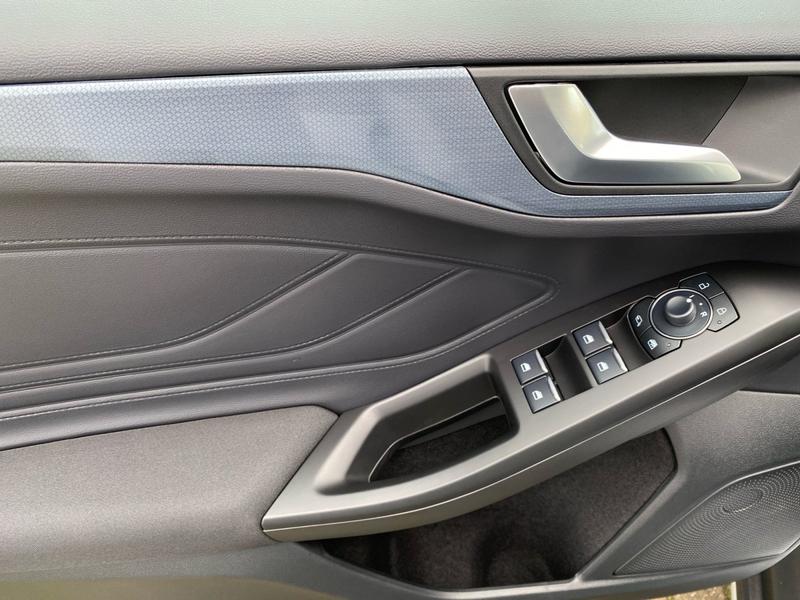 Ford Focus · Active X · Bild 16