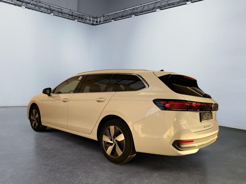 VW Passat Variant · Business