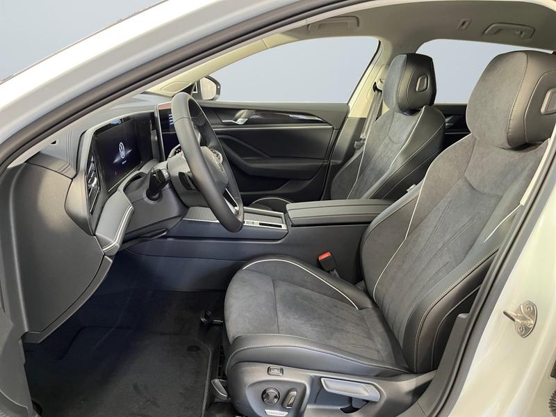 VW Passat Variant · Business