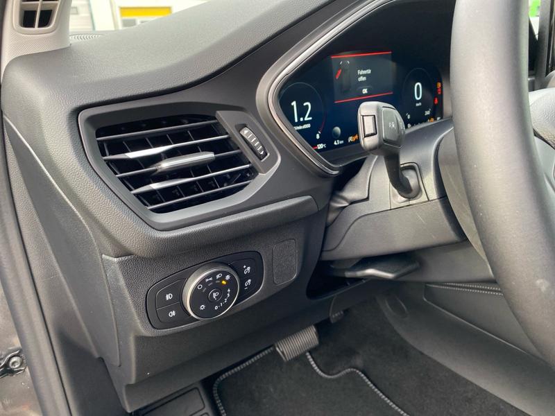 Ford Focus · Titanium X · Bild 17