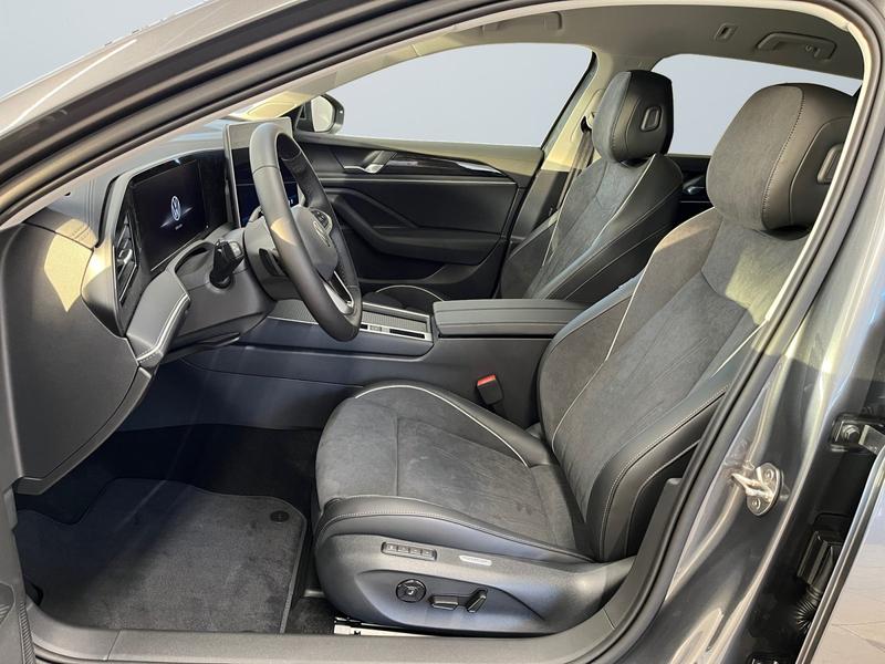 VW Passat Variant · Business