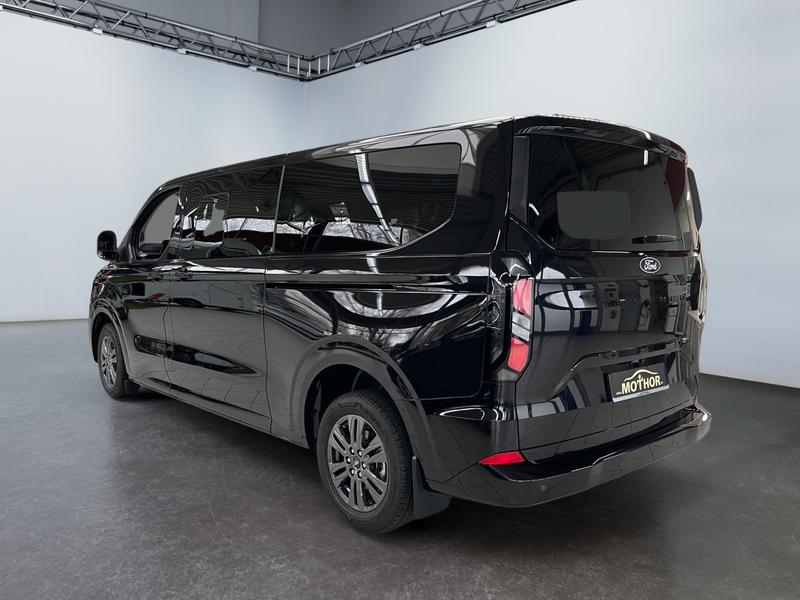 Ford Tourneo Custom · Titanium