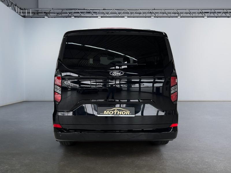 Ford Tourneo Custom · Titanium