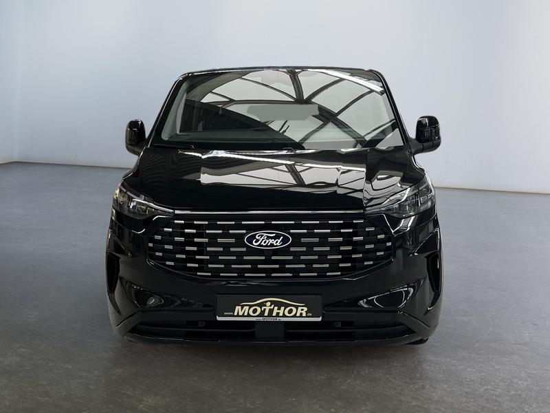 Ford Tourneo Custom · Titanium
