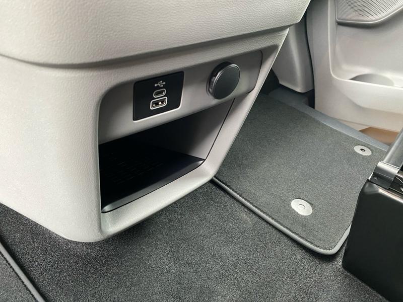 Ford Tourneo Custom · Titanium X L2 FWD · Bild 18