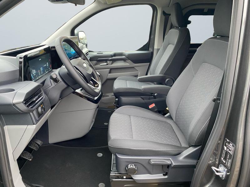 Ford Tourneo Custom · Titanium L1 FWD