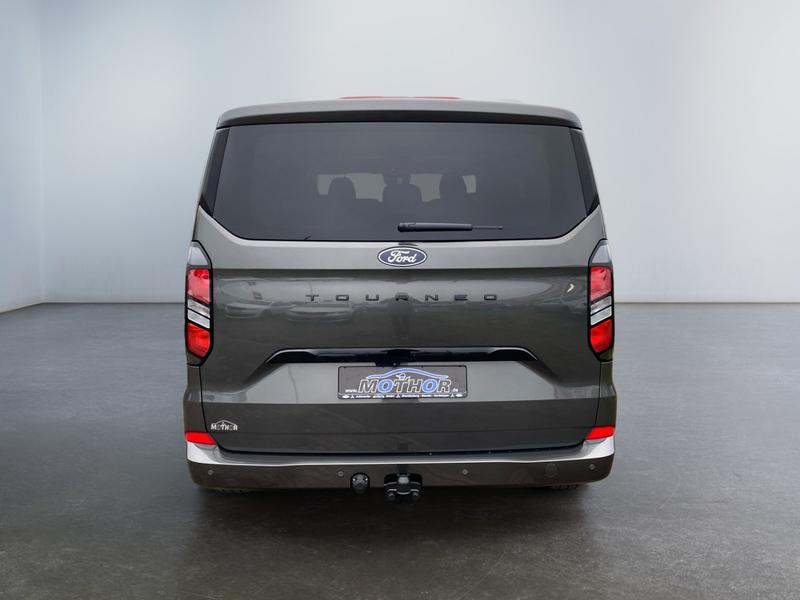 Ford Tourneo Custom · Titanium L1 FWD