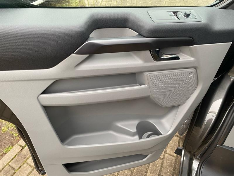 Ford Tourneo Custom · Titanium L1 FWD · Bild 17