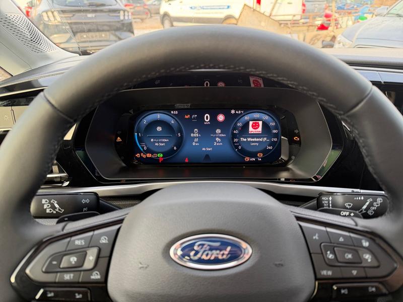 Ford Grand Tourneo · Active · Bild 12