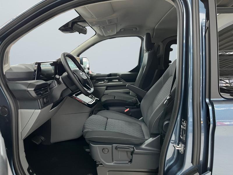 Ford Tourneo Custom · Titanium