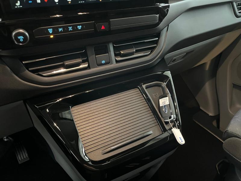 Ford Tourneo Custom · Titanium · Bild 9