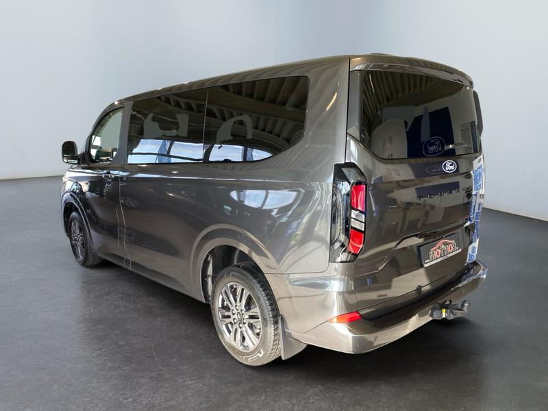 Ford Tourneo Custom · Titanium