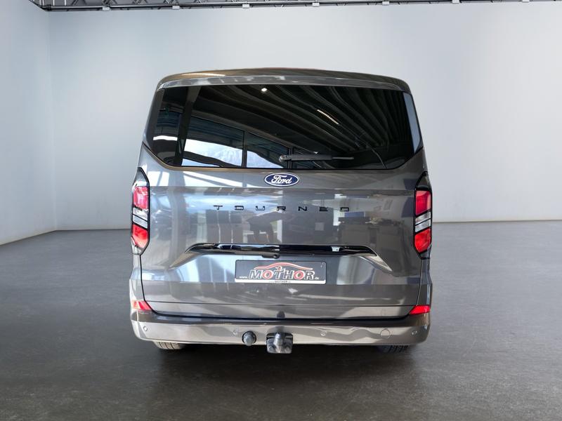 Ford Tourneo Custom · Titanium