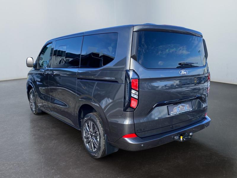 Ford Tourneo Custom · Titanium