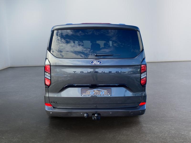 Ford Tourneo Custom · Titanium