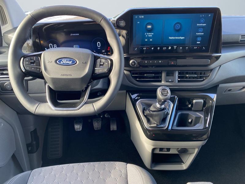 Ford Tourneo Custom · Titanium