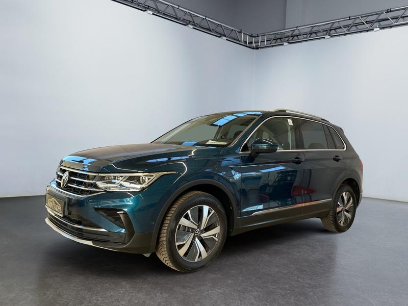 VW Tiguan · Elegance
