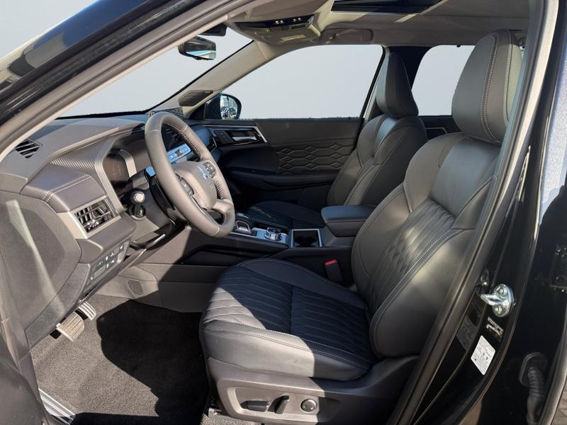 Mitsubishi Outlander · S-AWC Top