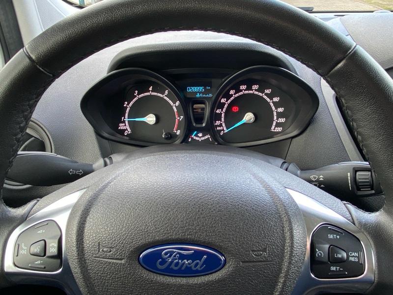 Ford Transit Courier · Limited · Bild 12