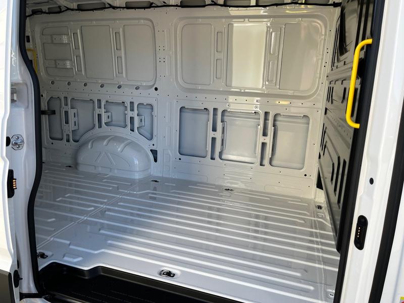 VW Crafter · 35 Kasten mittellang · Bild 11