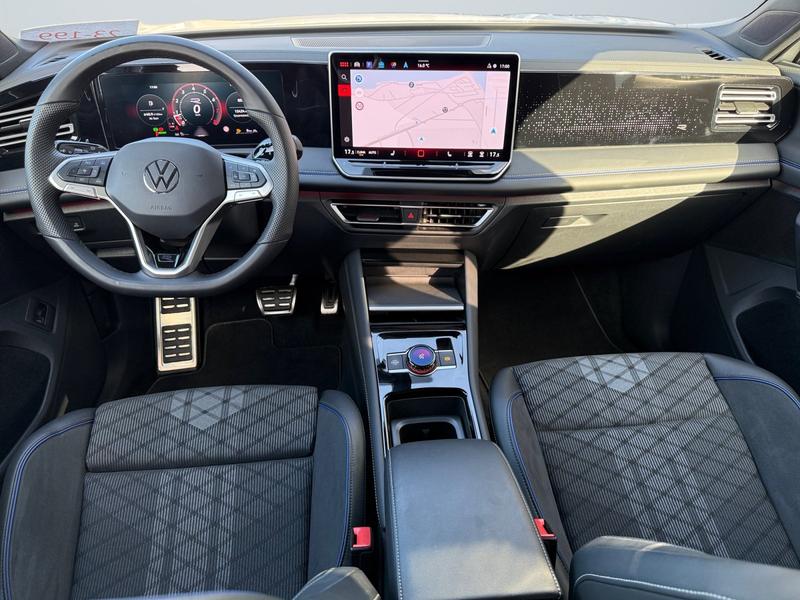 VW Tiguan · R-Line