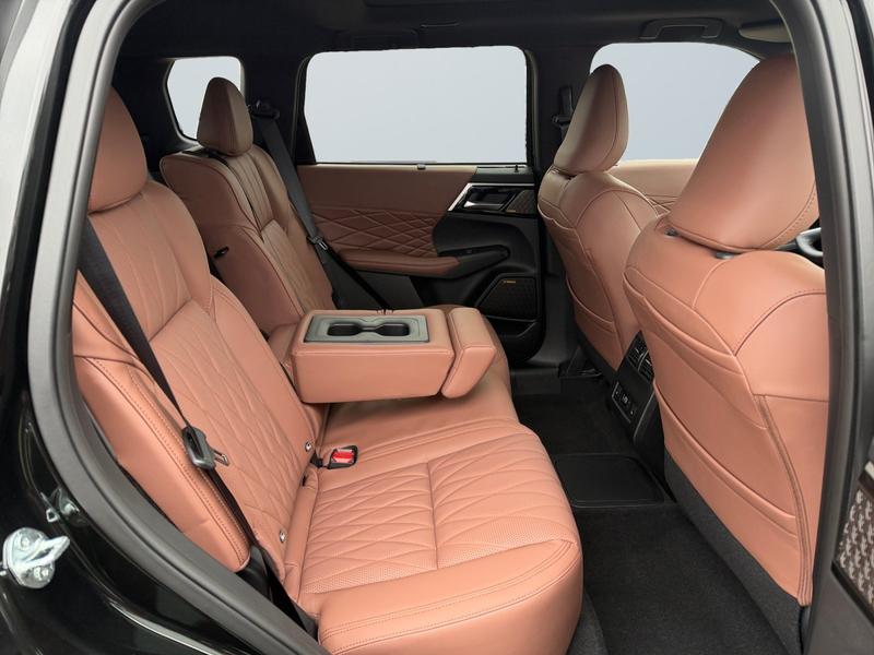 Mitsubishi Outlander · S-AWC Top · Bild 11